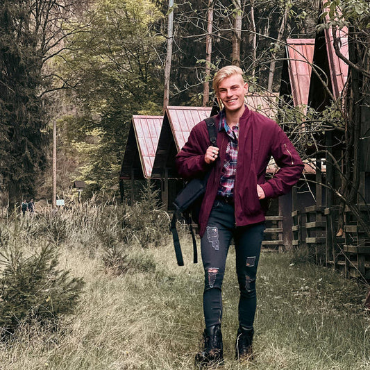 Men's casual bomber jacket lightweight stylish outdoor attire - perfect for layering and everyday wear